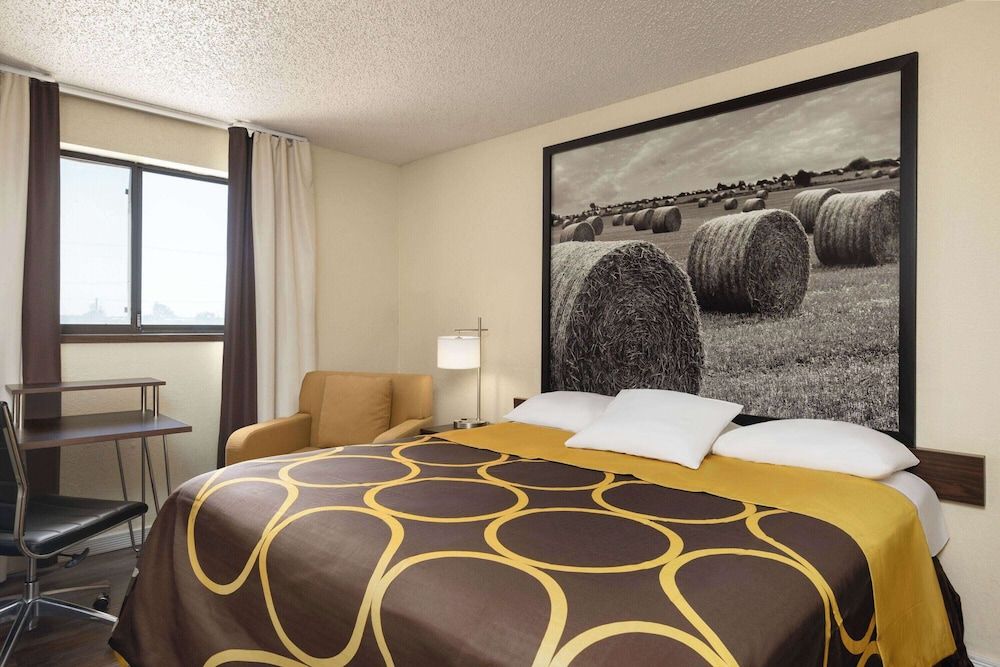 Super 8 by Wyndham Dodge City 1 estrellas en Dodge City