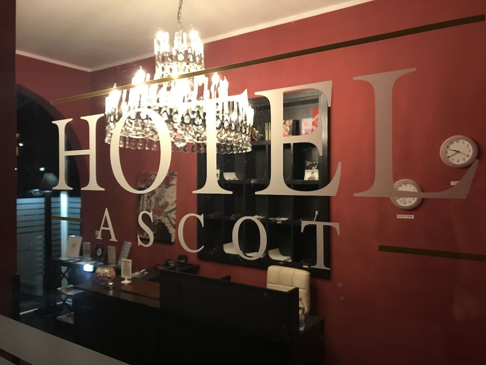 Ascot Hotel 3