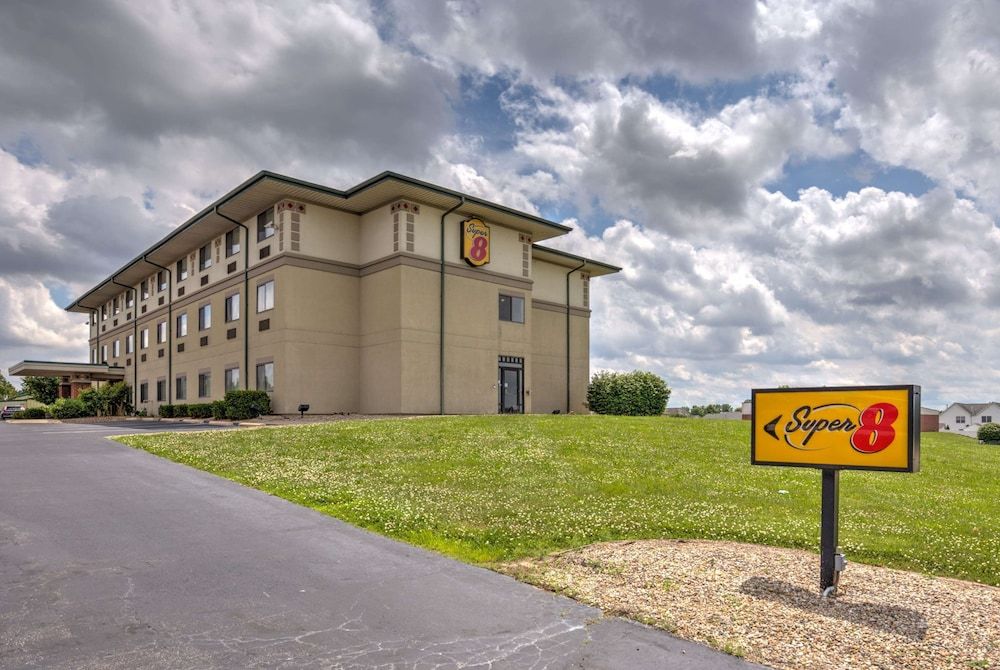 Super 8 by Wyndham Waterloo 2 estrellas en Waterloo