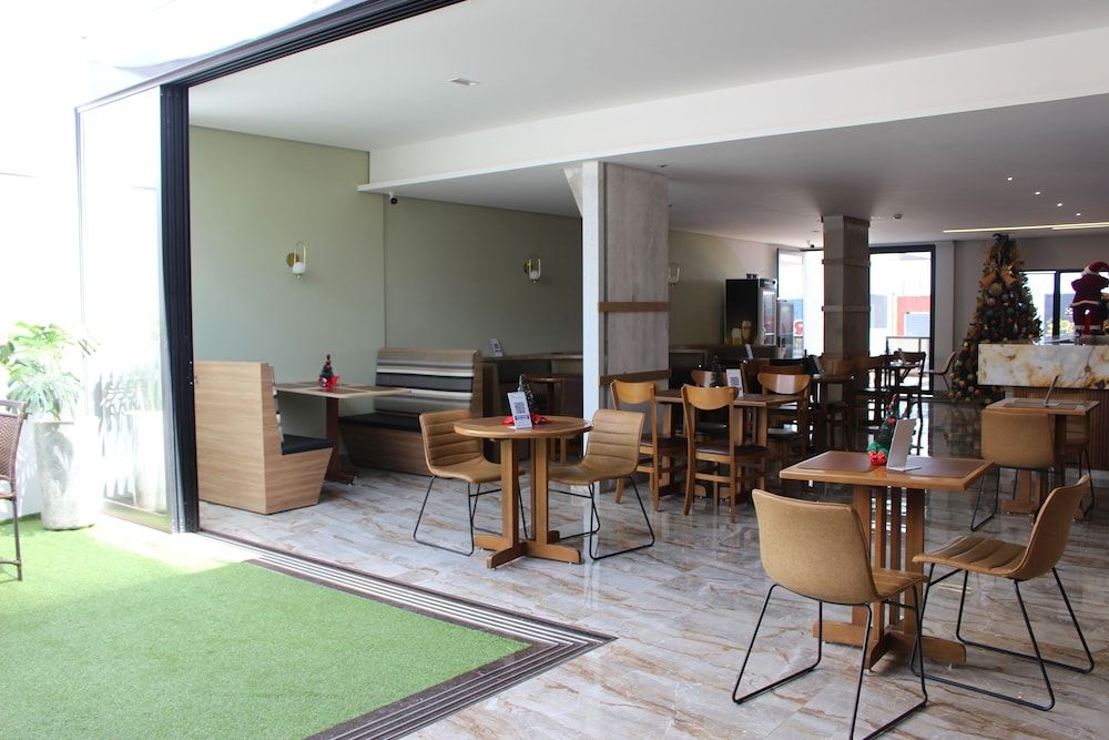 Optimum Plaza Hotel -1 estrellas en Monte Alto