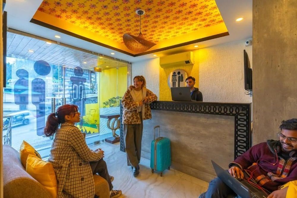 The Hosteller Mcleodganj, Bhagsu Waterfall -1 estrellas en McLeod Ganj