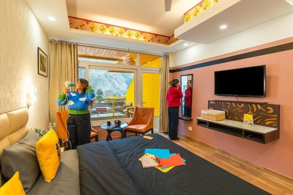 The Hosteller Mcleodganj, Bhagsu Waterfall 3