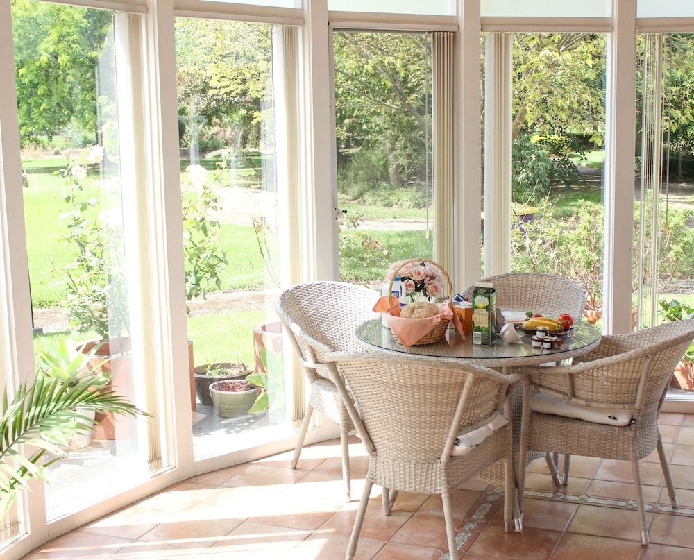 Lakeside Cottage 2