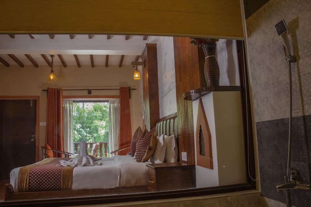 Hotel Jungle Crown 3