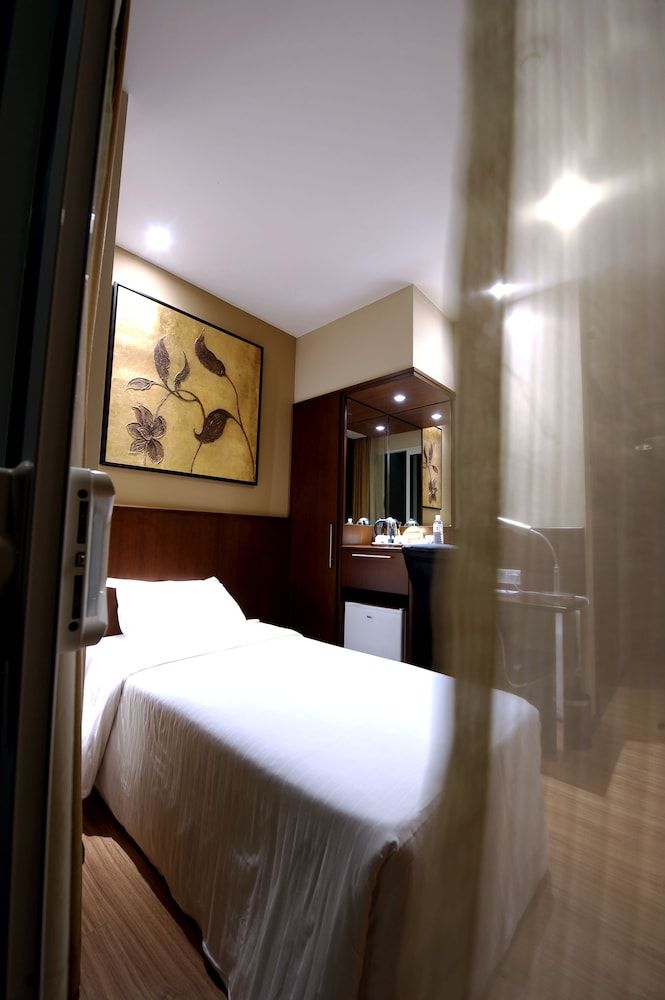 RoomZ Hotel 3