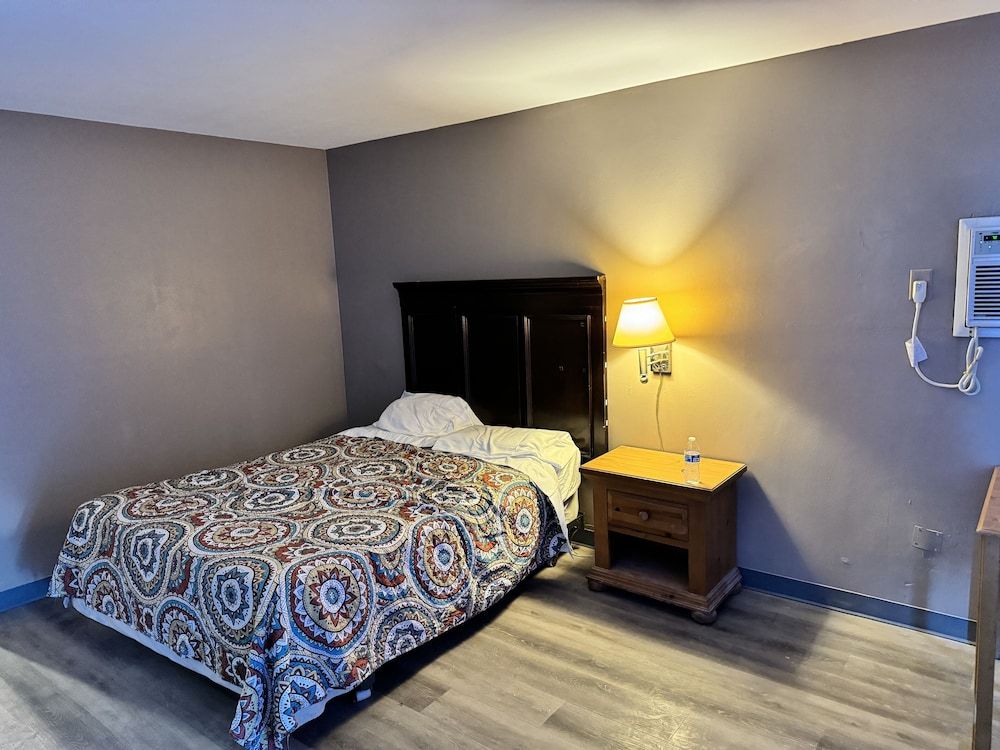 Clintonville Motel 3