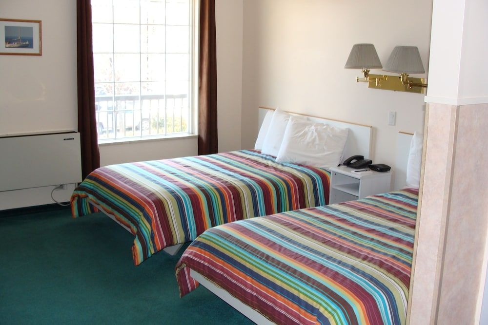 LEISURE INN 3