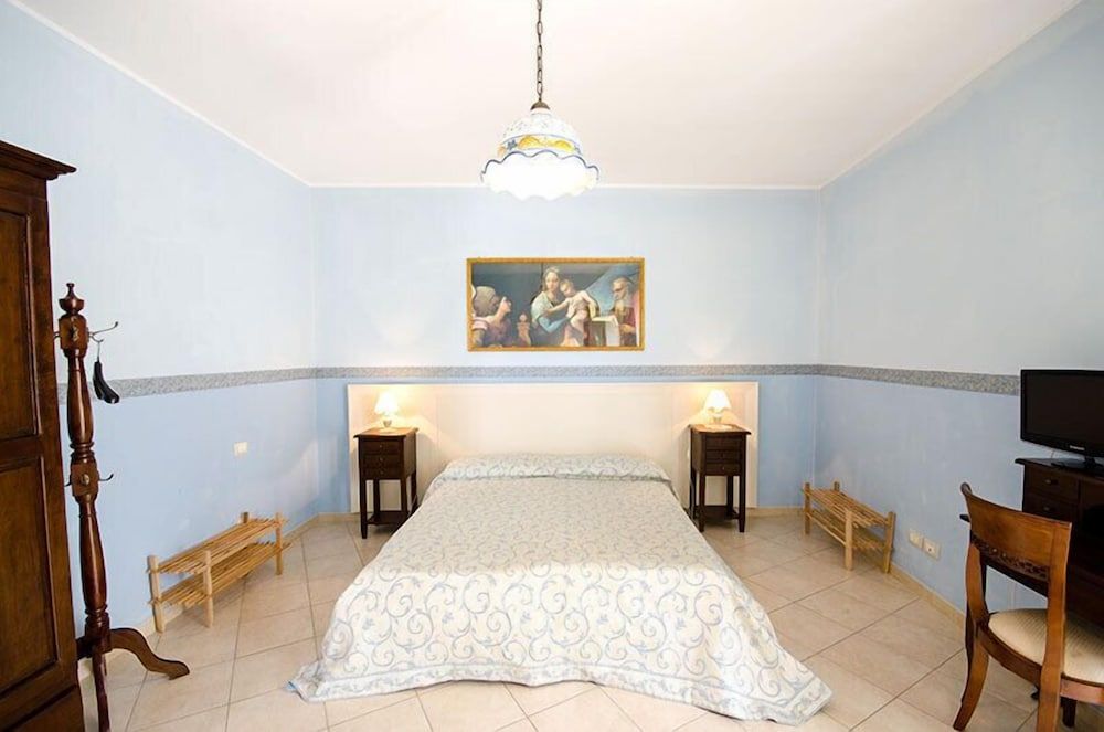 Iris Bed and Breakfast 2
