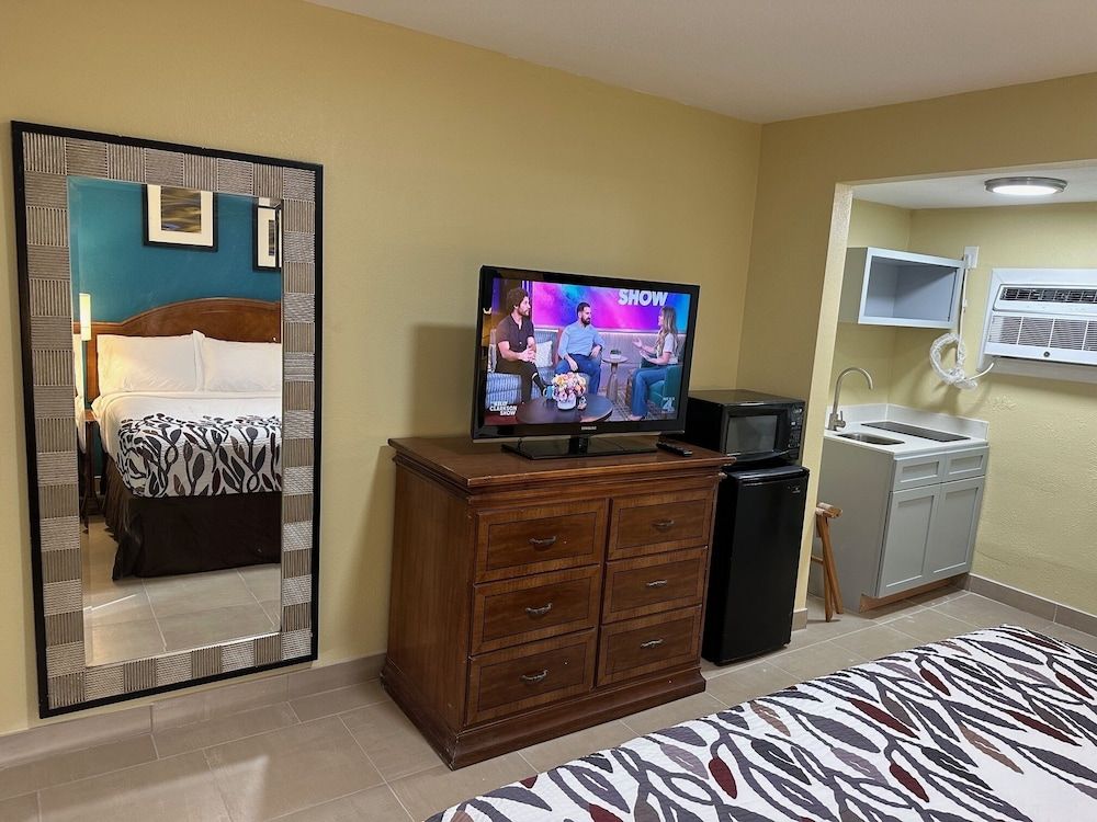 Royal Inn 3
