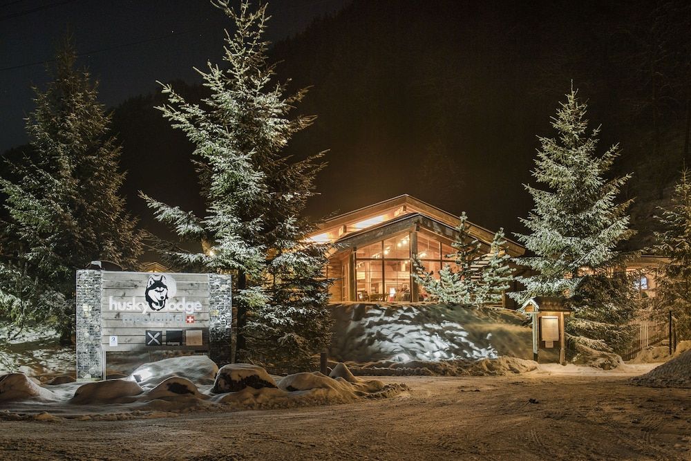 Hüttenhotel Husky Lodge -1 estrellas en Muotathal