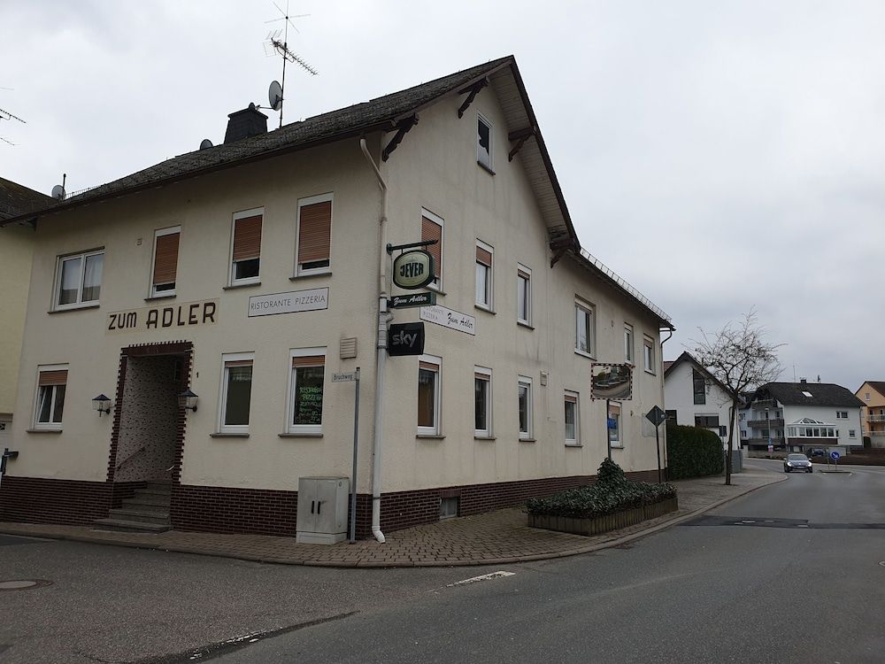 Pension Zum Adler -1 estrelas em Limbach