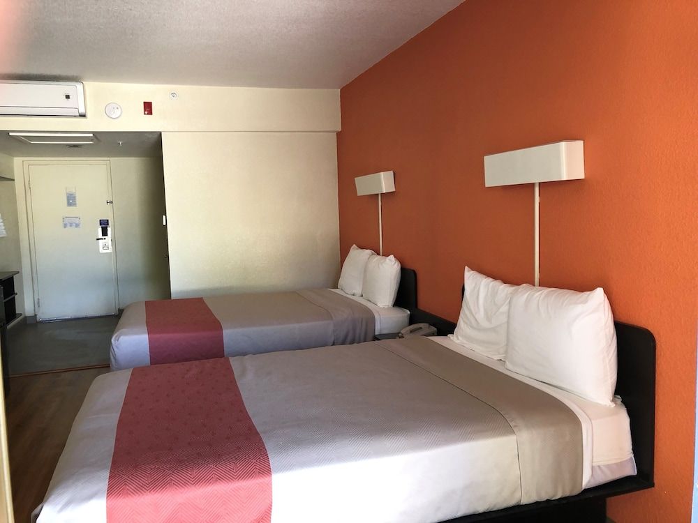 Days Inn by Wyndham Brawley 3