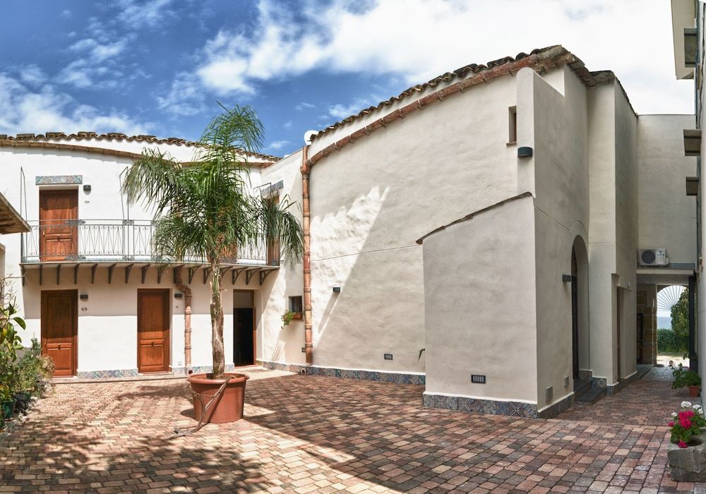 B&B Case Giannone -1 estrellas en Santa Flavia