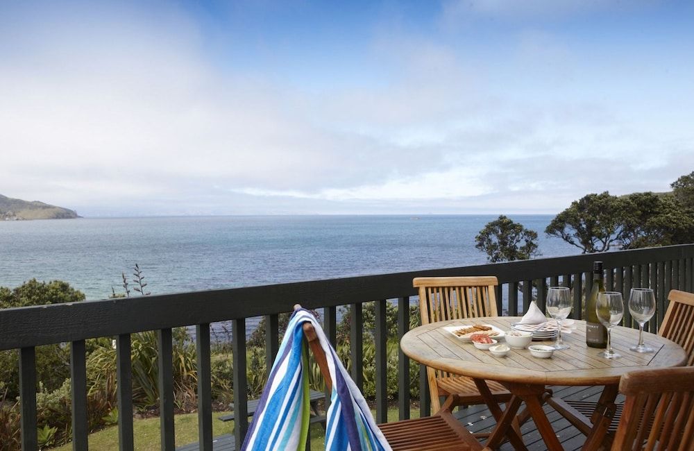 Tipi and Bob's Waterfront Lodge 4 estrellas en Tryphena