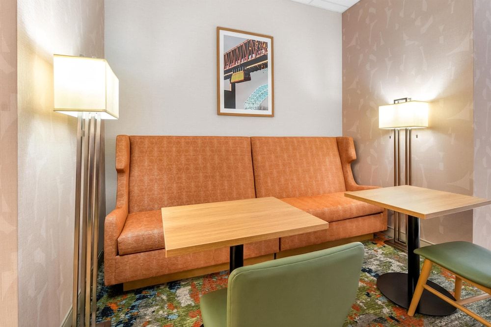 Hampton Inn Marion 2