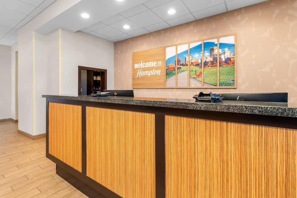 Hampton Inn Marion 3