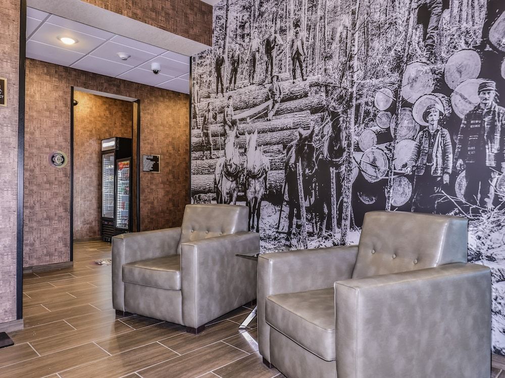 Cobblestone Hotel & Suites - Rhinelander 2