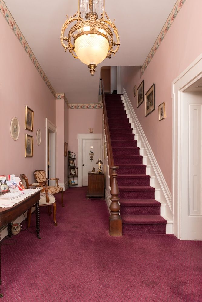 Munro House B And B 2
