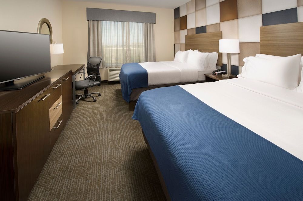 Holiday Inn Express & Suites Waco South by IHG 2