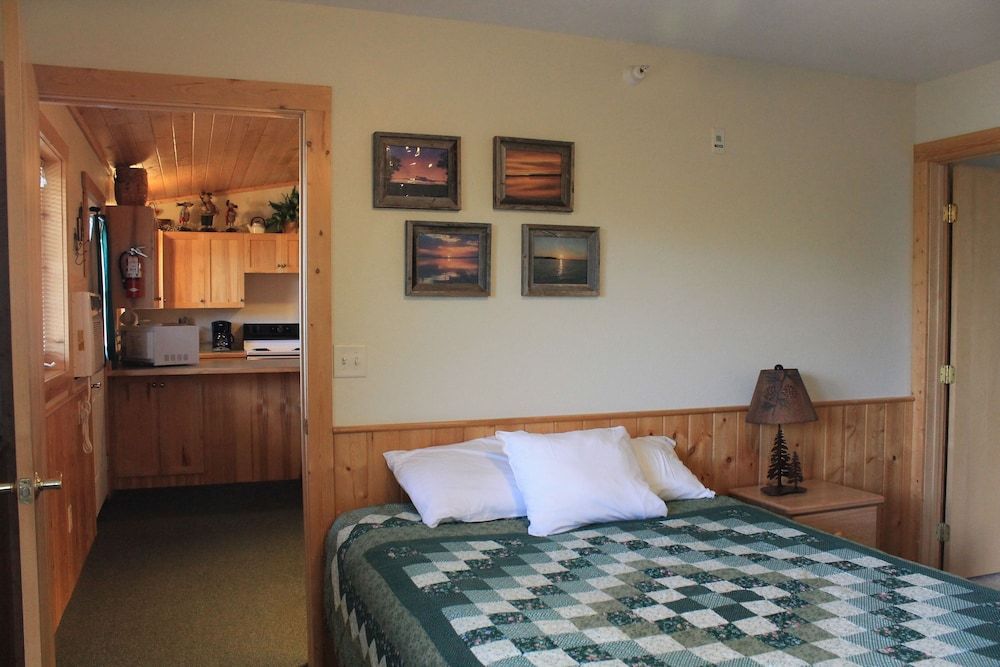 Viking Bay Resort & Lodge 3
