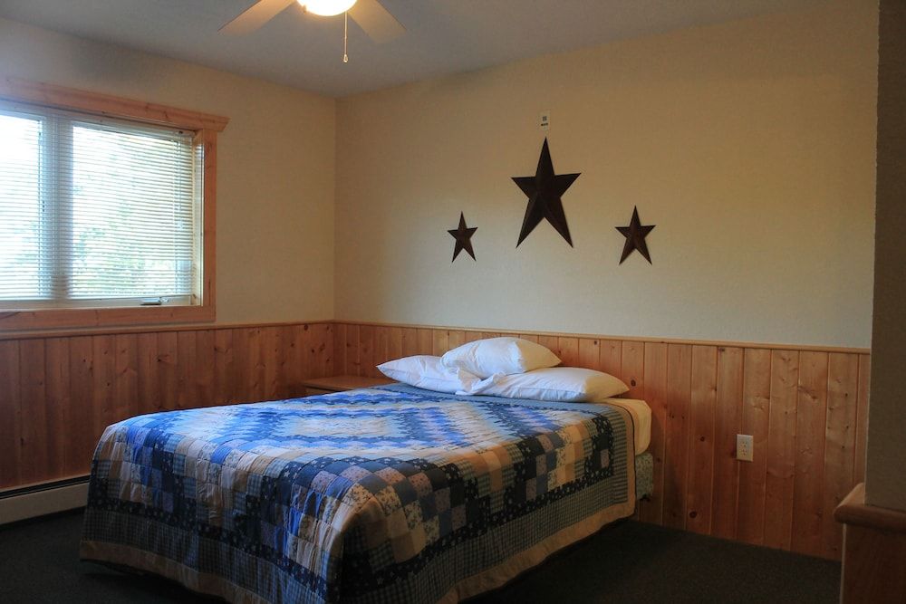 Viking Bay Resort & Lodge 2