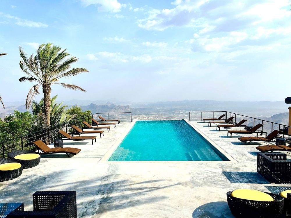 The View -1 estrellas en Al Ḩamrāʼ