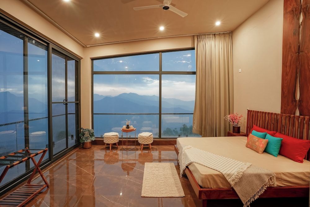 LaRiSa X Mountains & Martini Villa 2