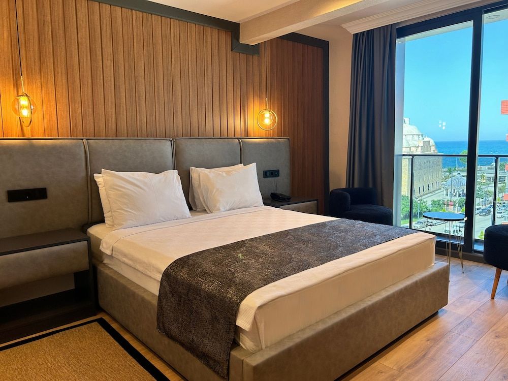 Ayatoure Hotel 2