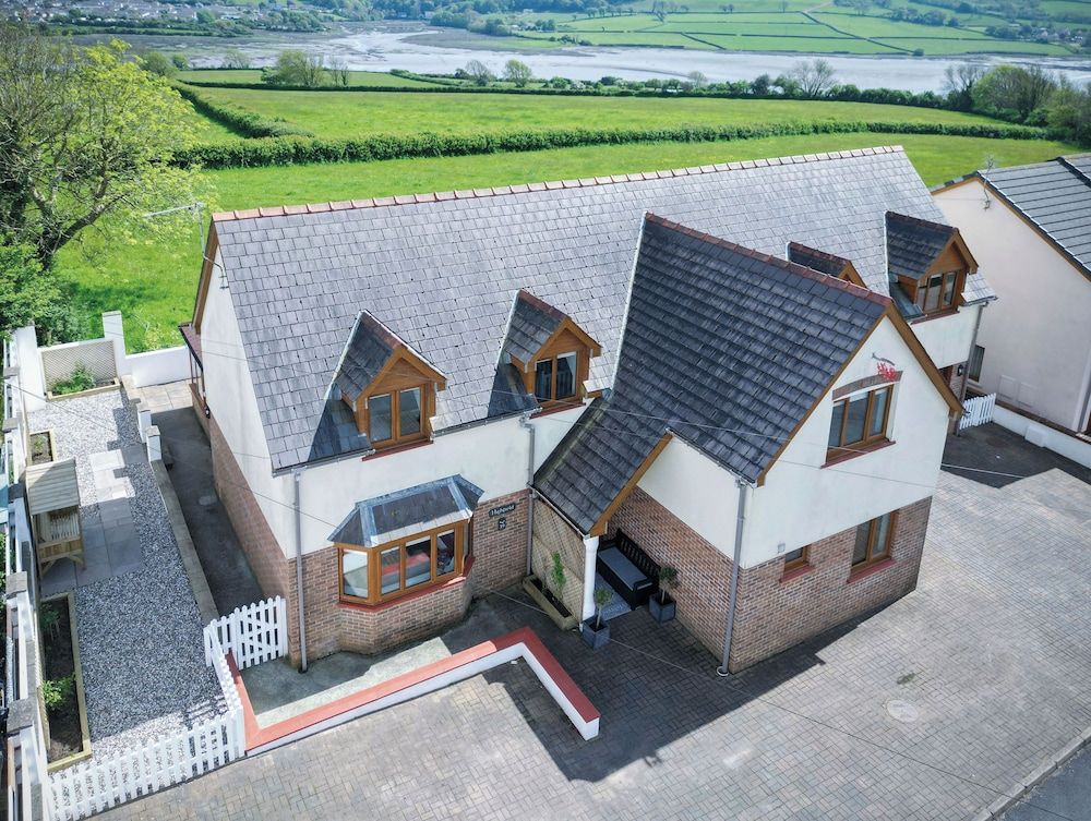Highfield - 5 Bedroom Holiday Home - Pembroke Dock -1 estrellas en Pembroke Dock