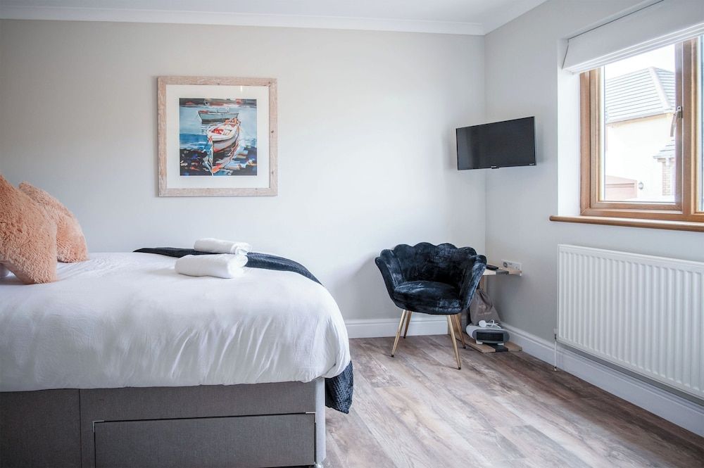 Highfield - 5 Bedroom Holiday Home - Pembroke Dock 3