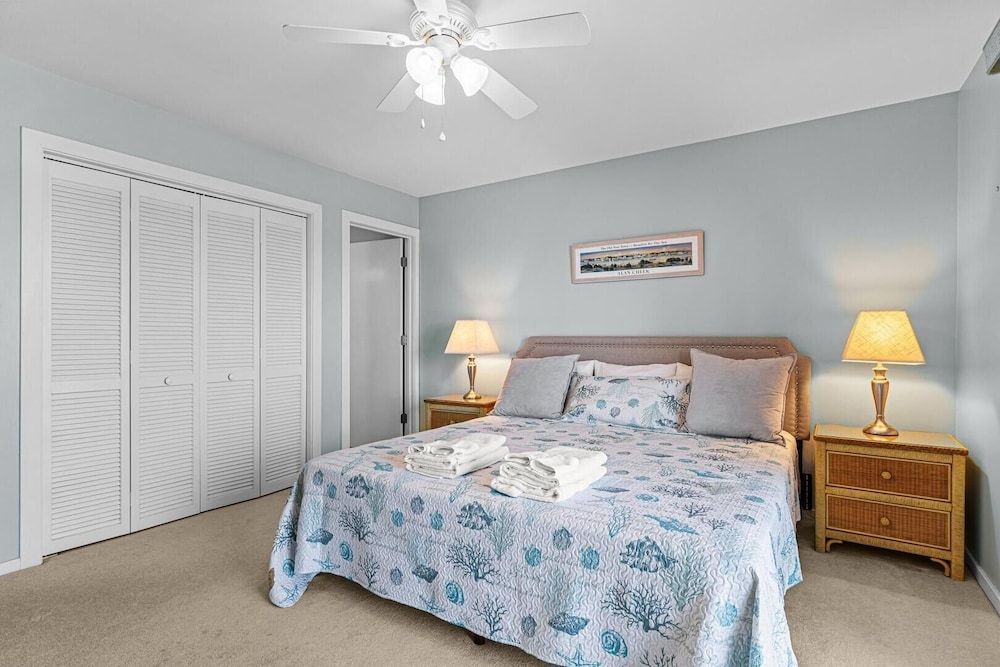 Breakers C32 2 Bedroom Condo by RedAwning 3