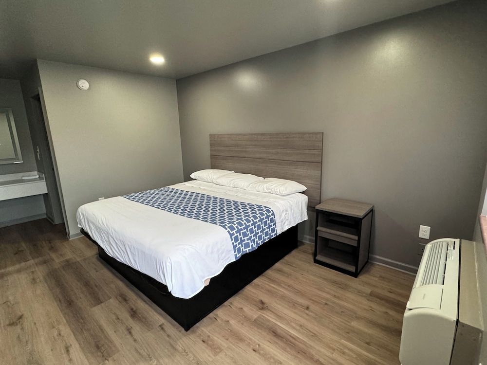 David Crockett Motel 3