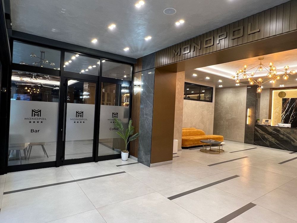 Hotel Monopol 2