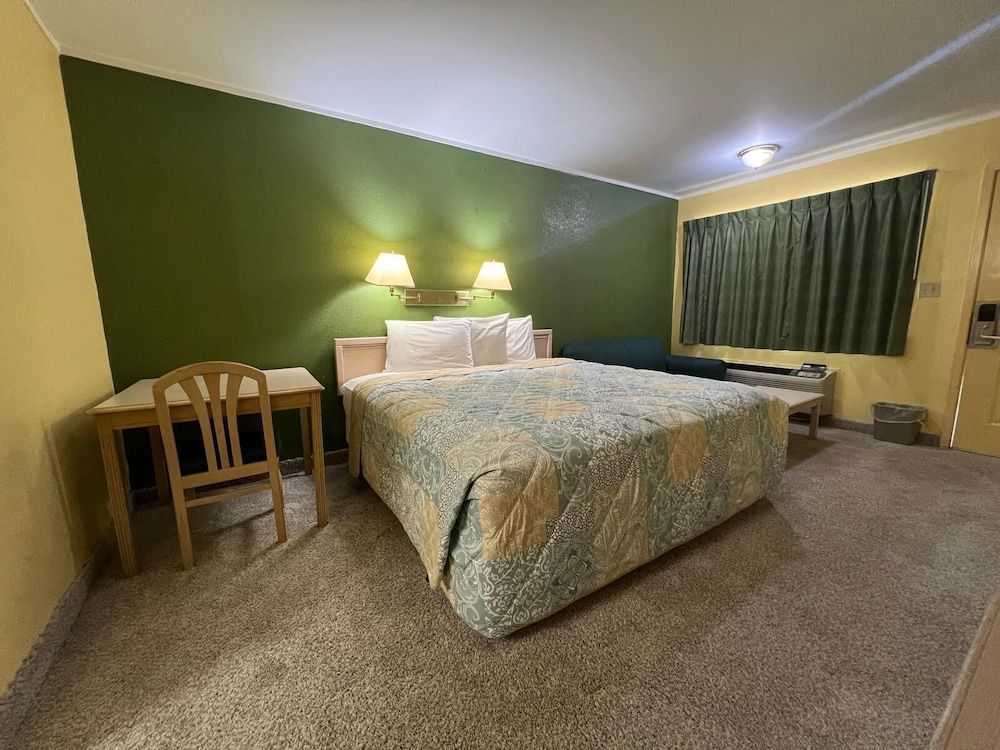 Antler's Inn 3