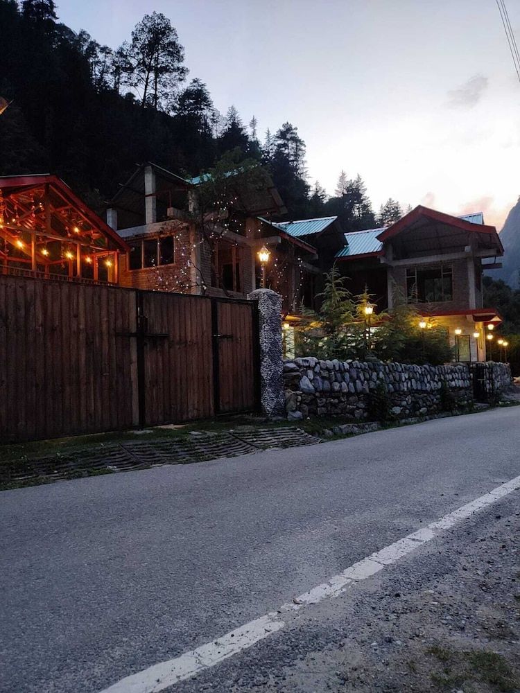 Virman Hillside Resort 3