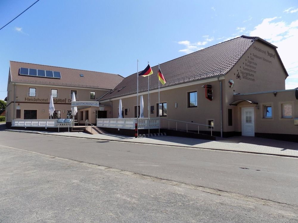 Heidehotel Jagdhof Dobra GmbH -1 estrellas en Dobra