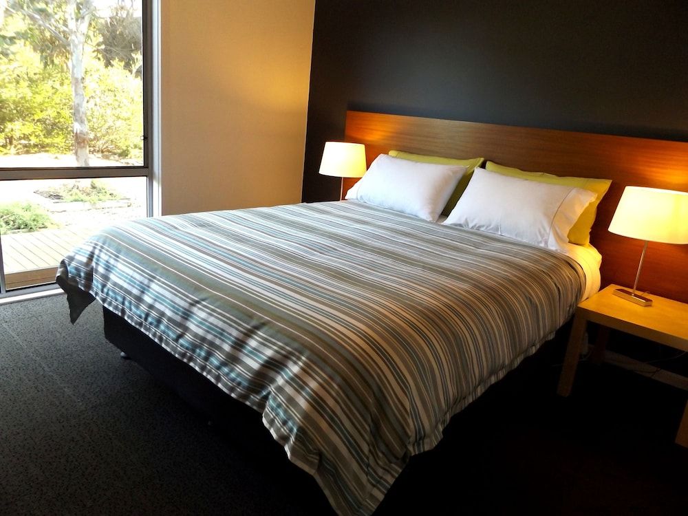 Coorong Waterfront Retreat 2