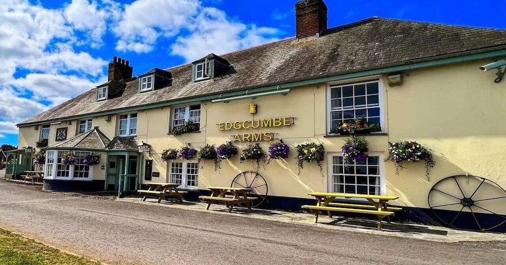 The Edgcumbe Arms 4 estrellas en Millbrook