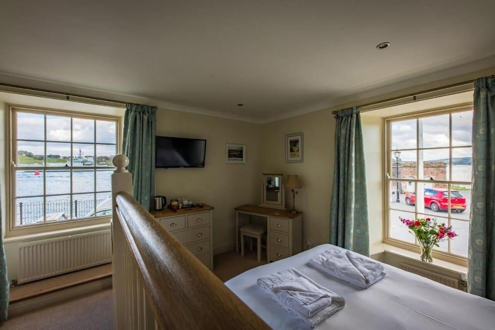 The Edgcumbe Arms 3