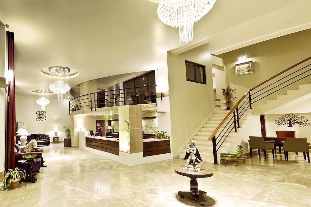 Club De Novo 3 estrellas en Butwāl