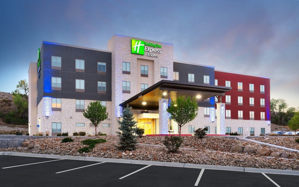 Holiday Inn Express & Suites Price by IHG 2 stelle a Price