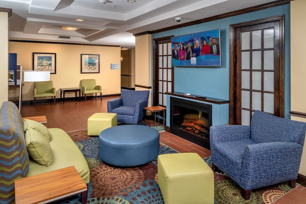 Holiday Inn Express & Suites Lebanon by IHG 3