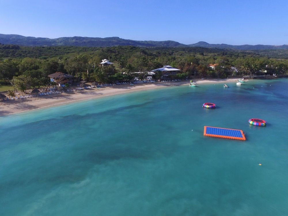 Paradise Island Beach Resort 3 estrellas en Punta Rucia