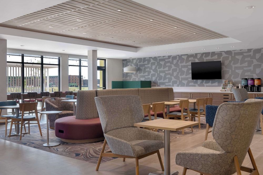 Home2 Suites By Hilton Sheboygan 3