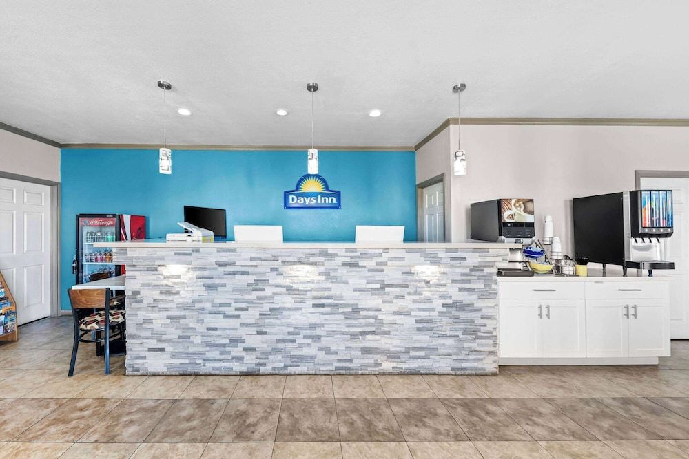 Days Inn by Wyndham Gainesville 3
