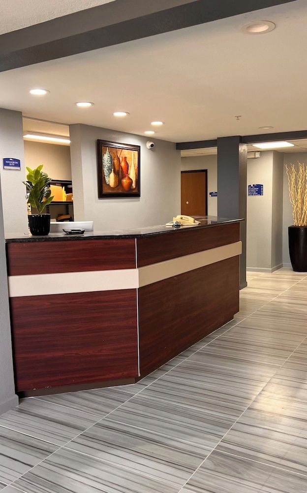 BlissPoint Inn & Suites, Northwood 2