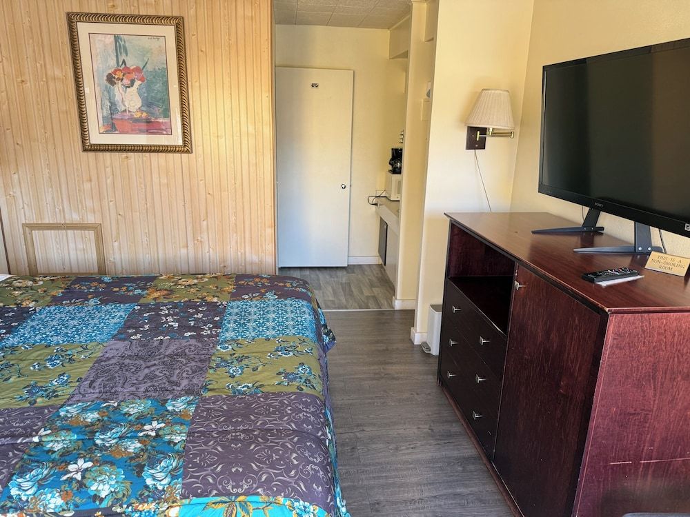 Down Towner Inn 3