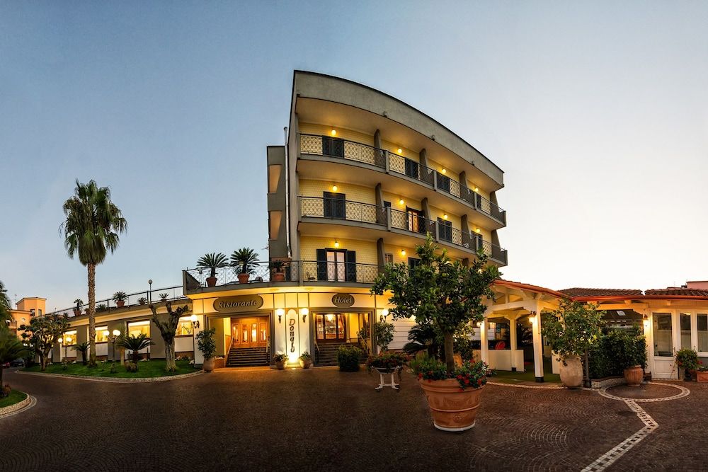 Hotel Ristorante Donato 3 estrellas en Calvizzano