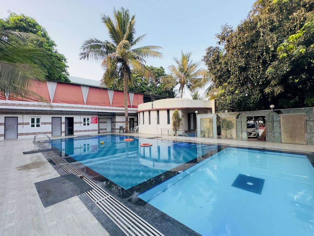 Nilkanth Resort - Best Resort in Anand 3 estrellas en Anand