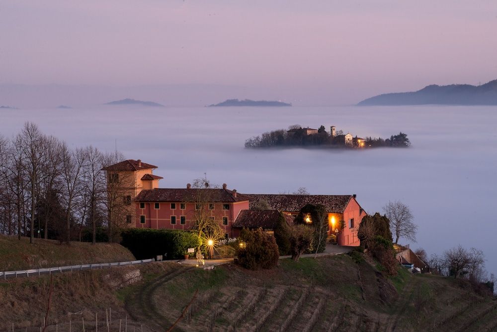 Tenuta Tenaglia -1 estrellas en Serralunga di Crea
